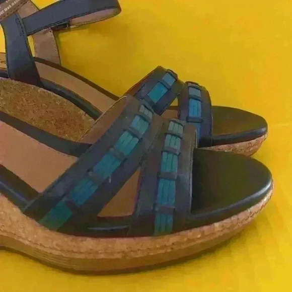 Clarks Cork Wedge Strappy Blue Sandals size 8 1/2 - Picture 5 of 12